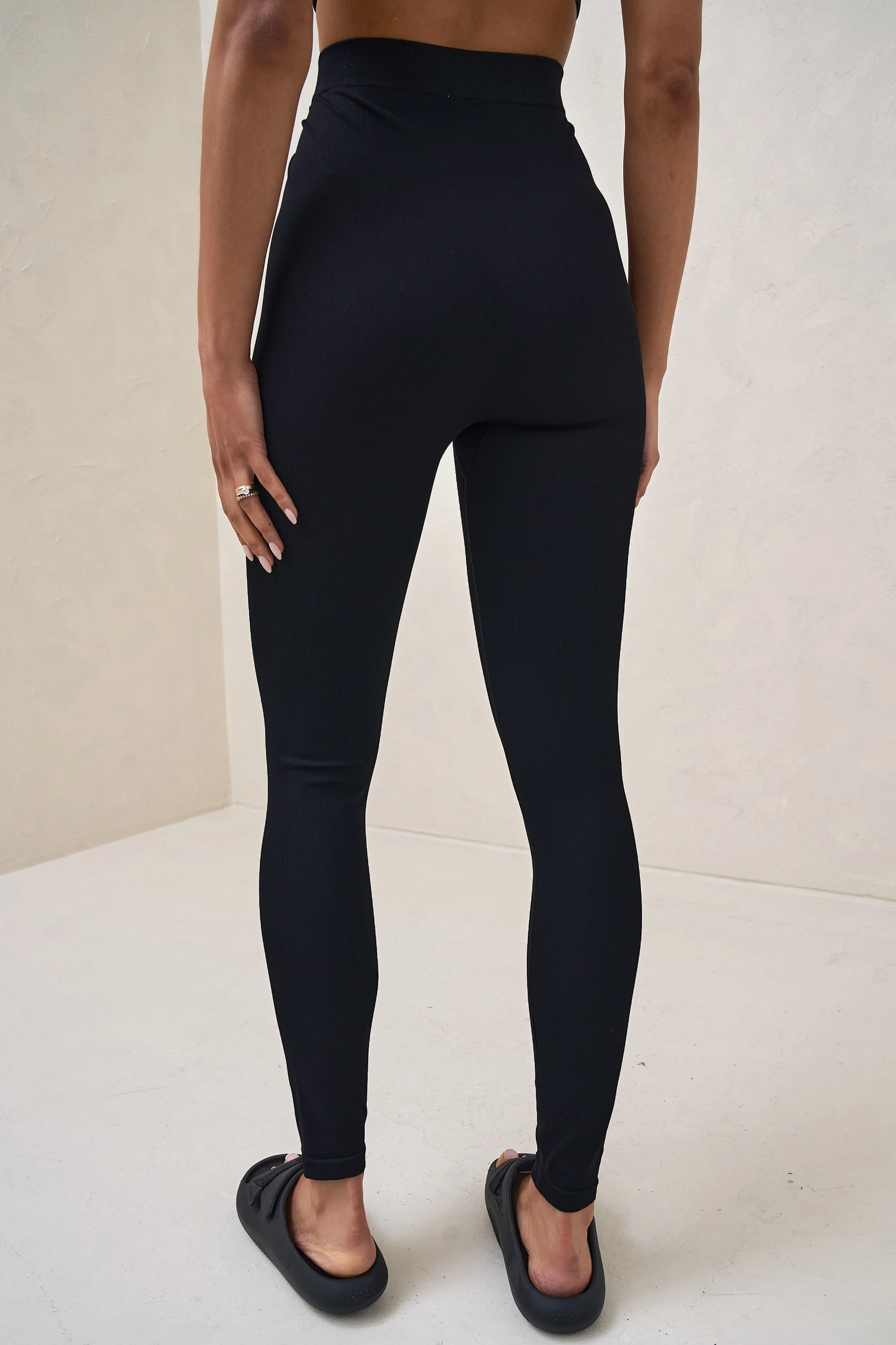 The Movement Legging - Black - Image 9