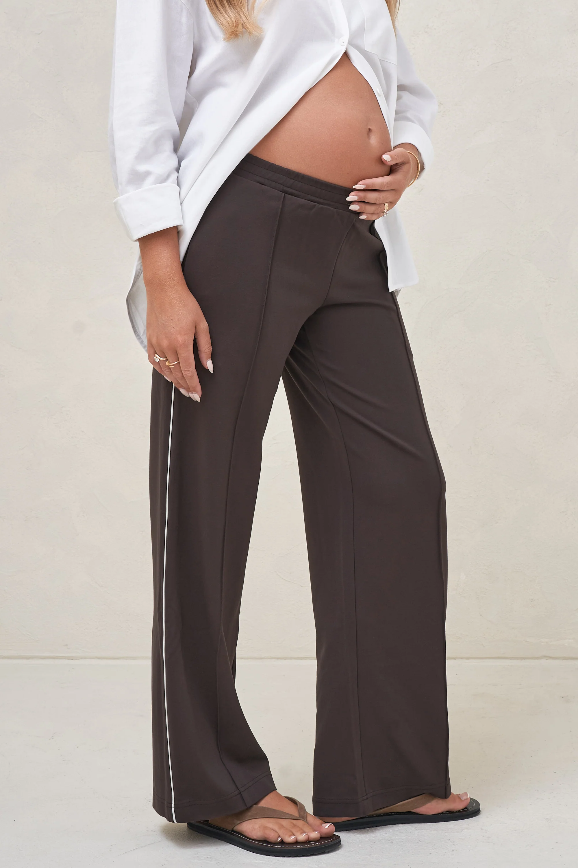 Baseline Trackpant - Chocolate
